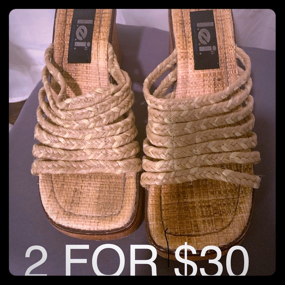 Woman’s Natural wedge shoe